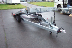 anhaenger_-_carkeeper_5820_3_mittig_alu_3_500_kg_aluboden_ganz_-_temared_244381.jpg