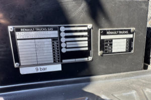 lastwagen_-_c480_6x2_palfinger_18002-4_-_renault_241064.jpg