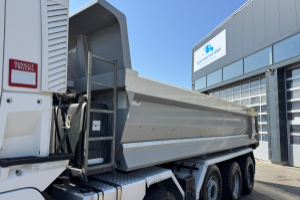 lastwagen_-_c520_10x4_kipper_-_renault_241108.jpg