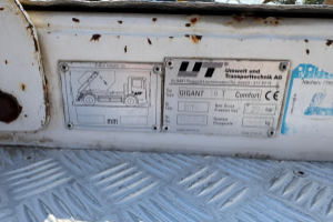 lastwagen_-_d18_320_ut_gigant_18t_-_renault_241075.jpg