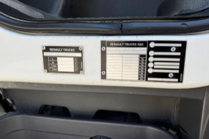 lastwagen_-_d18_320_ut_gigant_18t_-_renault_241078.jpg