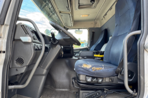 lastwagen_-_fm-400_4x2_bonfiglioli_15000-4_-_volvo_234997.jpg