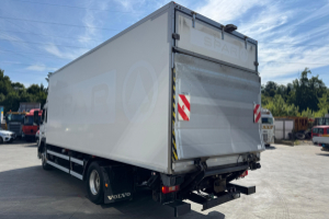 lastwagen_-_fm-410_4x2_carrier_supra_750_-_volvo_242382.jpg