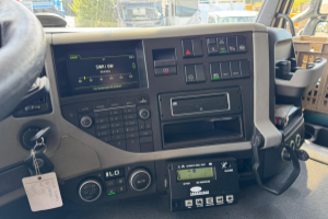 lastwagen_-_fm-410_4x2_carrier_supra_750_-_volvo_242391.jpg