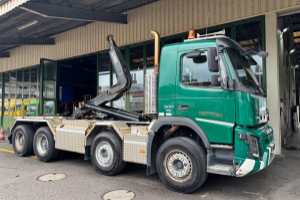 lastwagen_-_fmx-500____8x4r_-_volvo_242611.jpg