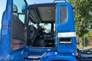 lastwagen_-_g450_8x4_hiab_abrollkipper_haken__-_scania_240872.jpg