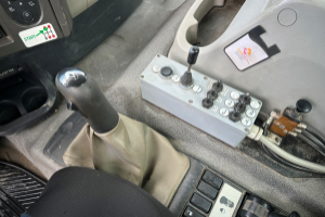 lastwagen_-_kerax_450_8x4_abroller__-_karrena_241359.jpg