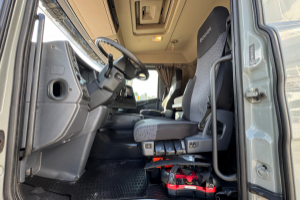 lastwagen_-_r490_6x2_pk18002-4_-_scania_242351.jpg