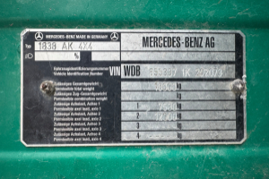 lastwagen_-_sk_1838__v8_4x4_winterdienst__-_mercedes_242668.jpg