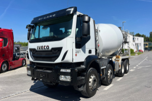 Lastwagen - IVECO - Trakker 400 8x4 Liebherr 