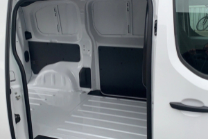 lieferwagen_und_transporter_-_fiat_e-scudo_50kwh_l2_swiss_-_fiat_242545.jpg