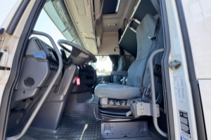 sattelzugmaschine_-_fh-460_4x2_-_volvo_241151.jpg