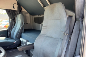sattelzugmaschine_-_fh-460_4x2_-_volvo_241153.jpg