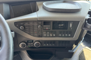 sattelzugmaschine_-_fh-460_4x2_xxl_-_volvo_240757.jpg